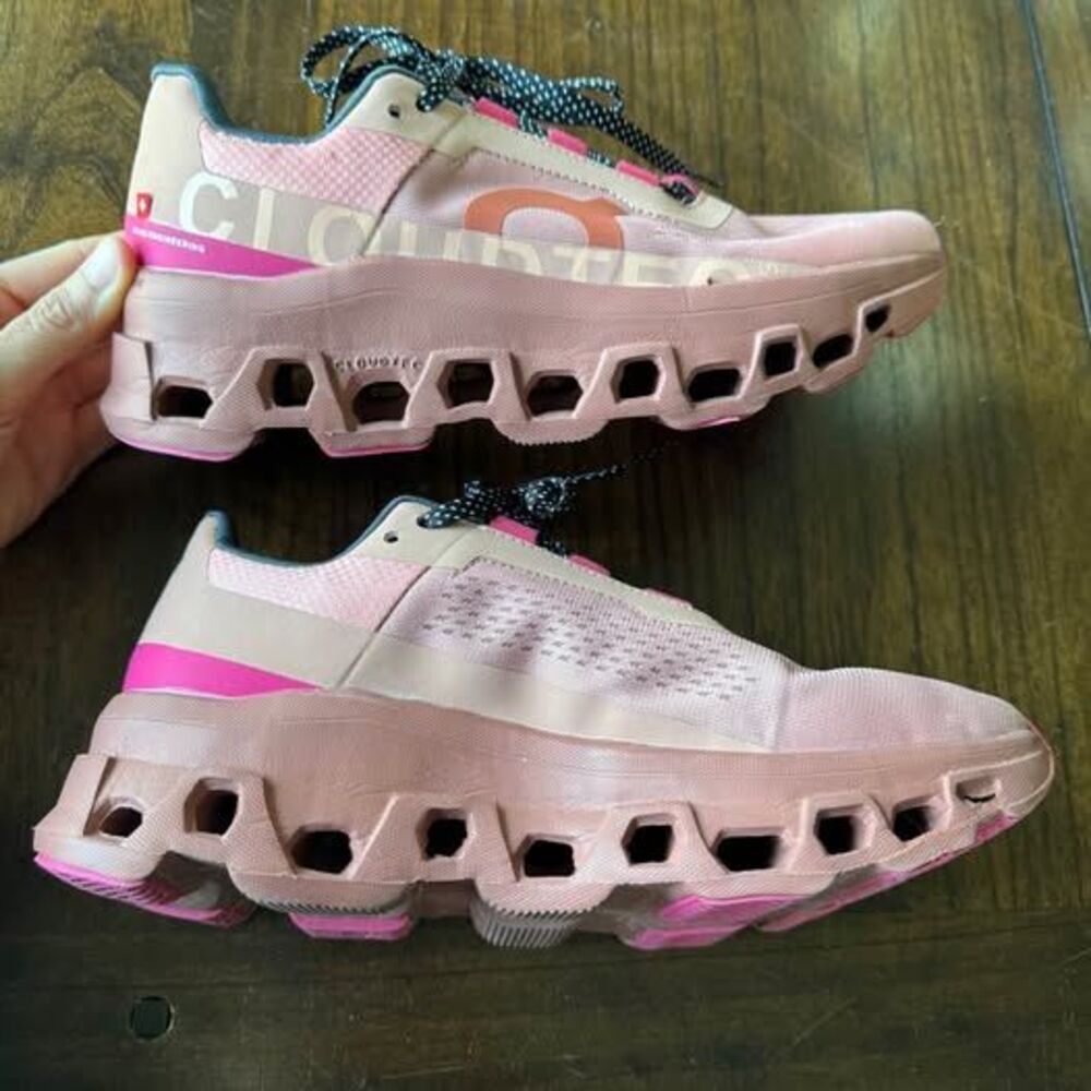 On Cloudmonster Running Shoes size 8 - Picture 6 of 7